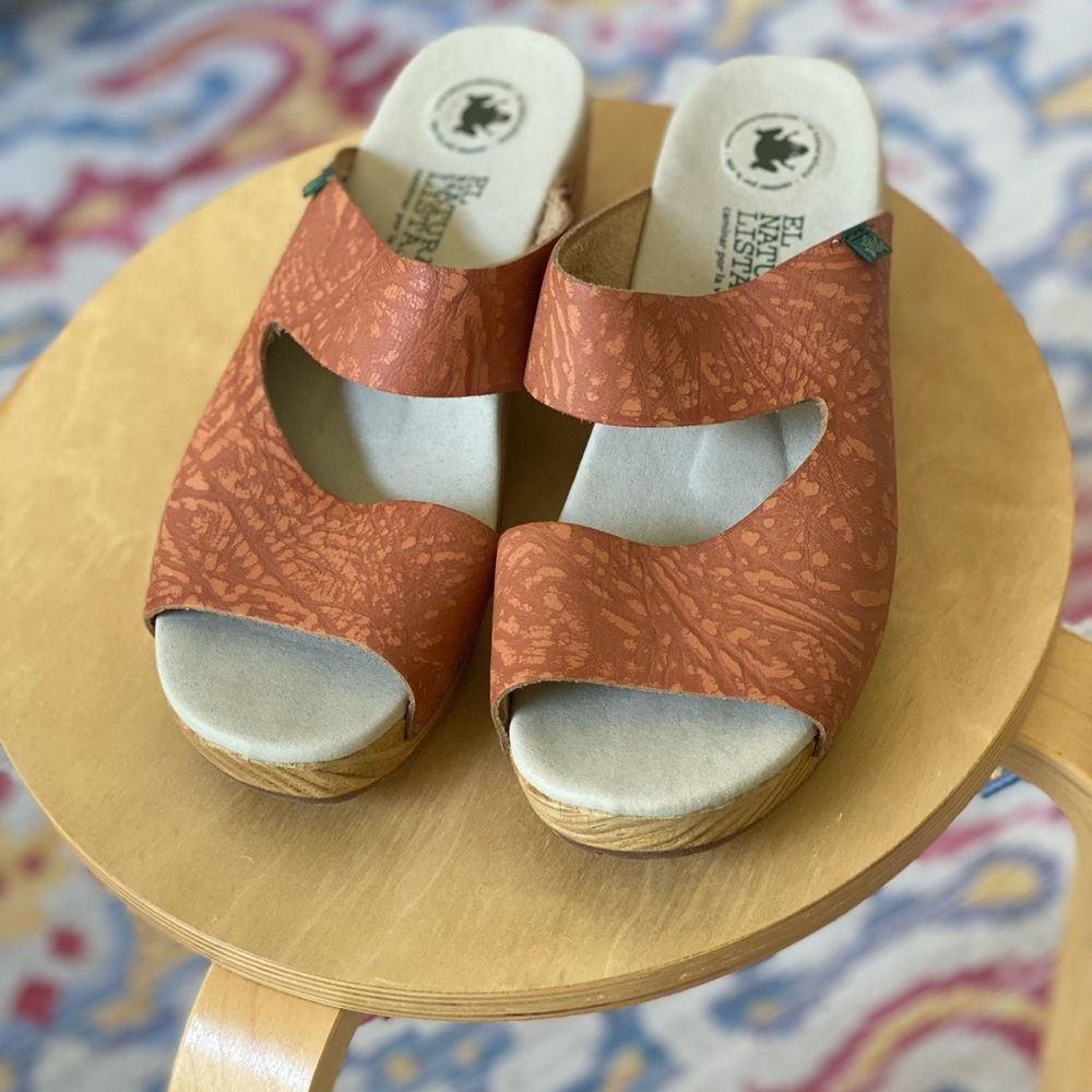 EL NATURALISTA clog sandal slides